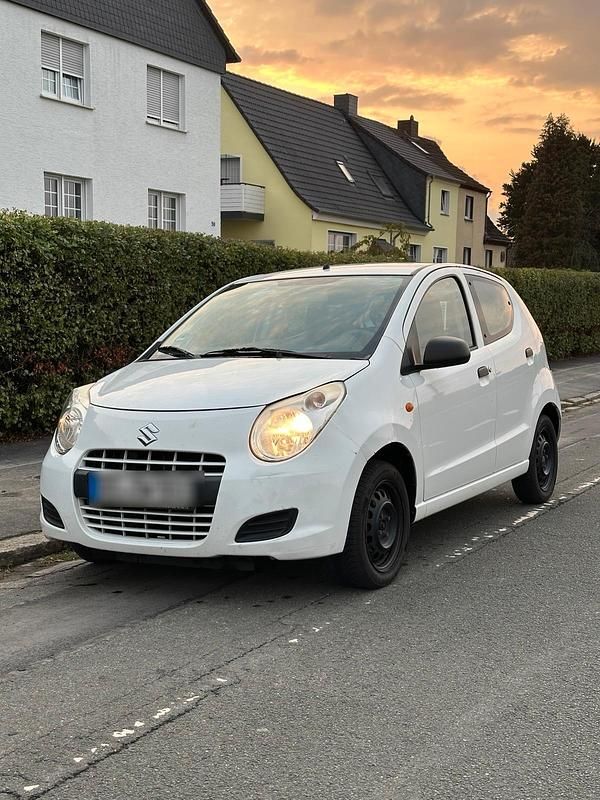 Weiß Gebraucht 2012 Suzuki Alto Kleinwagen | 2.200 € (Guter Preis) - Bild 1/4