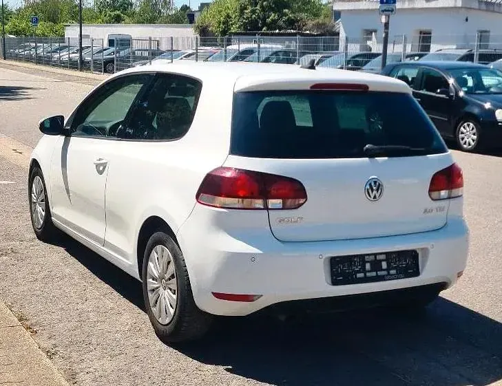 Gebraucht VW Golf VI 136 PS (100 kW) 2009 Weiß Kleinwagen