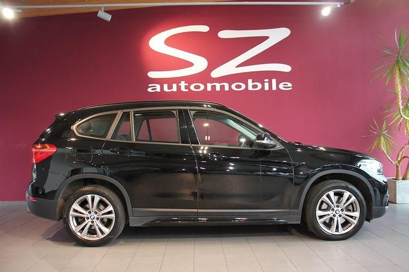 Schwarz ii Gebraucht 2016 BMW X1 Sport Line SUV | 18.800 € (Fairer Preis) - Bild 1/4