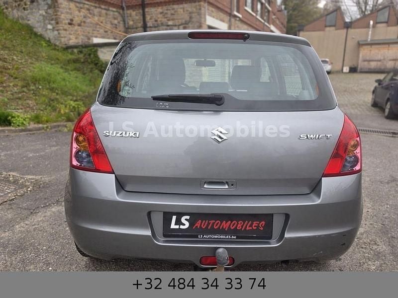 Gebraucht Suzuki Swift 92 PS (67 kW) 2011 Silber Kleinwagen