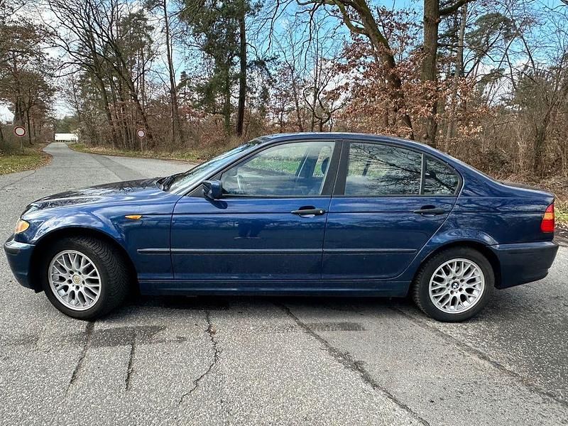 Gebraucht BMW 318 Exclusive 143 PS (105 kW) 2004 Blau Limousine