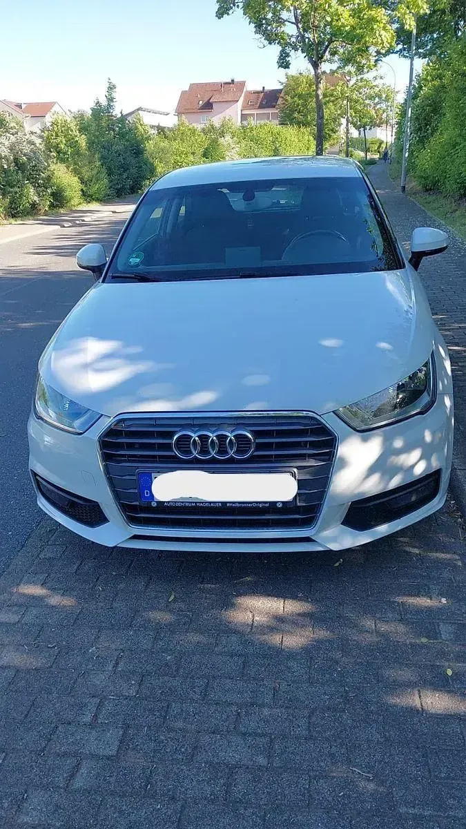 Gebraucht Audi A1 90 PS (66 kW) 2015 Weiß Kleinwagen