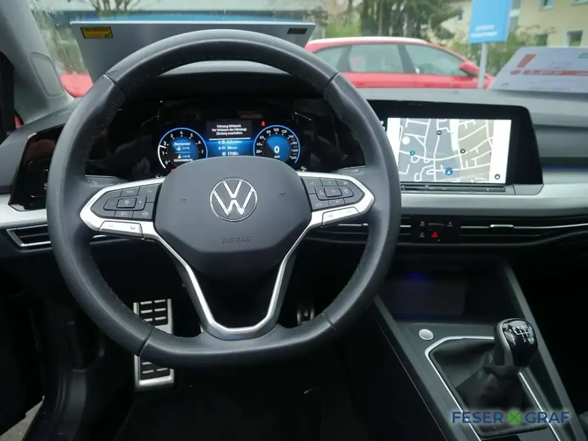 Gebraucht VW Golf VIII Move 110 PS (80 kW) 2024 Uranograu Kombi