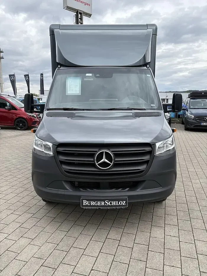 Gebraucht Mercedes Sprinter 170 PS (125 kW) 2024 Selenitgrau metallic Van
