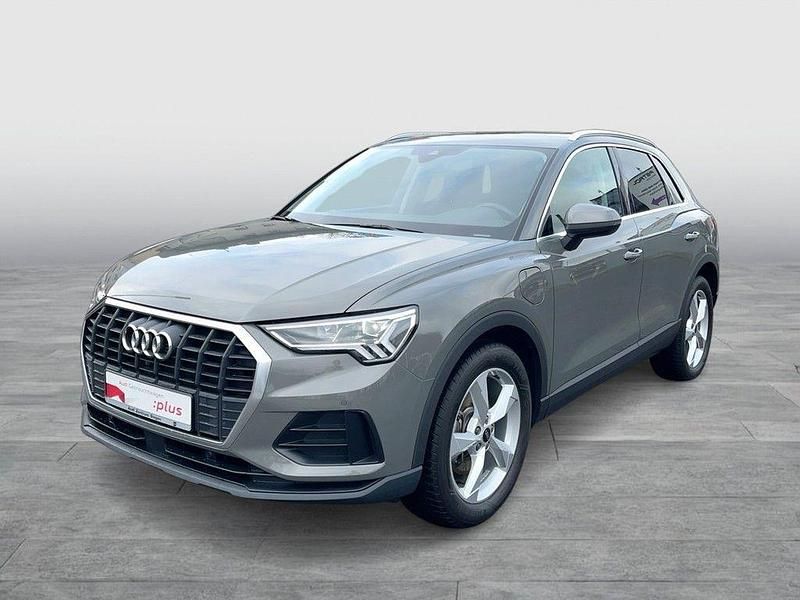 Gebraucht Audi Q3 Ambiente 245 PS (180 kW) 2022 Chronosgrau metallic (metallic) SUV