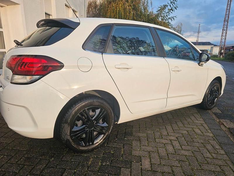 Gebraucht Citroën C4 SELECTION 110 PS (80 kW) 2016 Weiß Limousine
