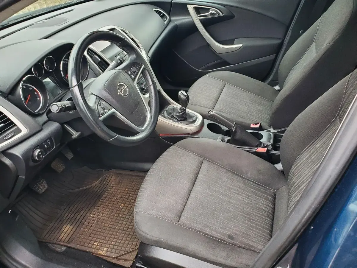 Gebraucht Opel Astra Selection 116 PS (85 kW) 2011 Blau Limousine
