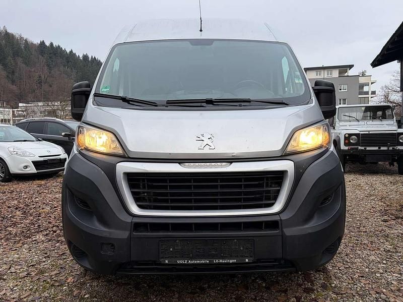 Gebraucht Peugeot Boxer 131 PS (96 kW) 2018 Lackierung aluminiumgrau Van