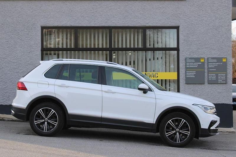 Gebraucht VW Tiguan Elegance 150 PS (110 kW) 2022 Weiß SUV