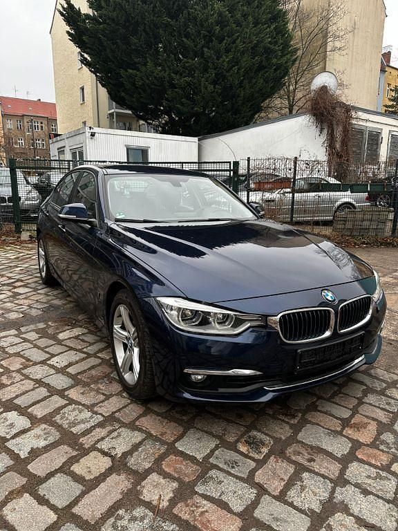 Gebraucht BMW 330e Advantage 184 PS (135 kW) 2018 Blau Limousine