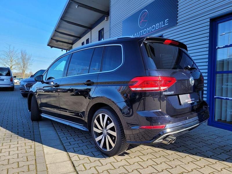Gebraucht VW Touran Highline 150 PS (110 kW) 2017 Schwarz Van / Kleinbus
