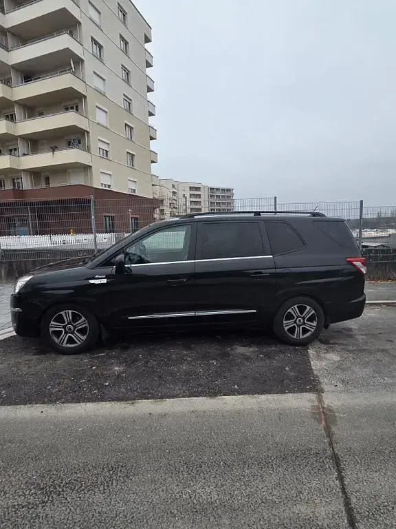 Gebraucht SsangYong Rodius Sapphire 155 PS (114 kW) 2015 Schwarz Van / Kleinbus