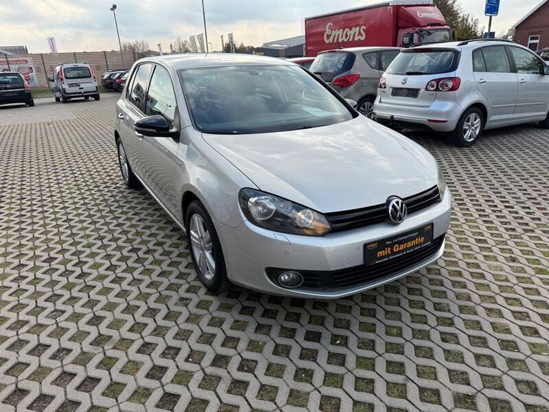 Silber Gebraucht 2012 VW Golf VI Match Limousine | 7.999 € (Fairer Preis) - Bild 1/4