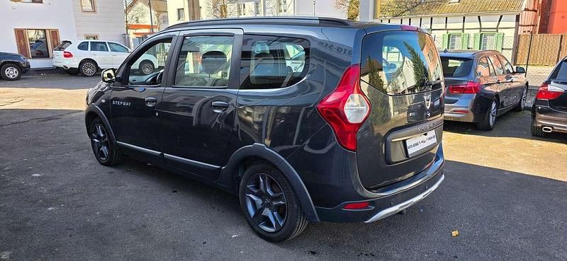 Gebraucht Dacia Lodgy Celebration 116 PS (85 kW) 2017 Grau "comete" Van / Kleinbus