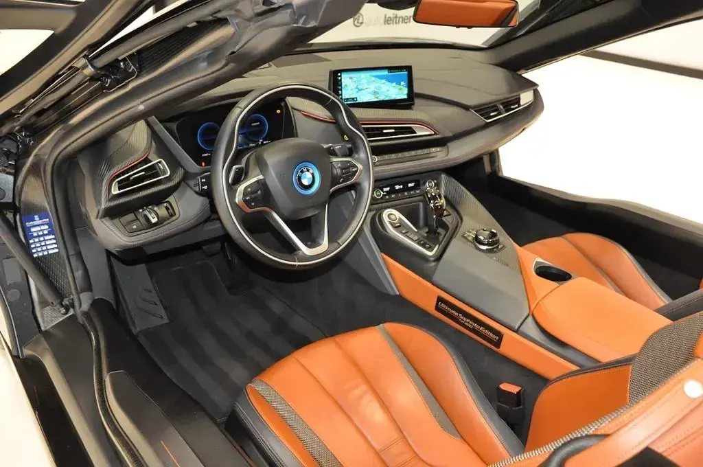 Gebraucht BMW i8 Performance 374 PS (275 kW) 2020 Grau Cabrio