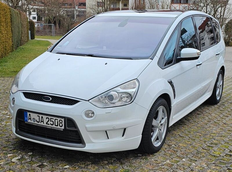 Weiß Gebraucht 2010 Ford S-MAX Titanium S Van / Kleinbus | 6.050 € (Guter Preis) - Bild 1/4