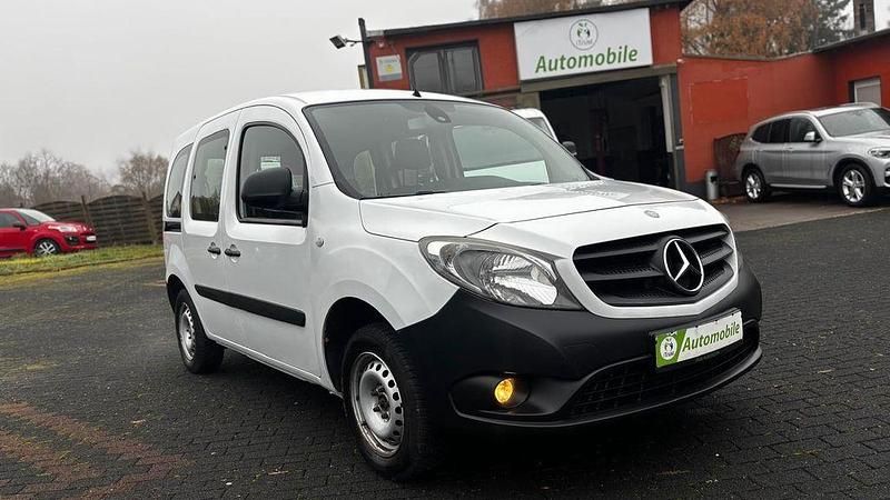Weiß Gebraucht 2015 Mercedes Citan 109 Kombi | 6.499 € (Guter Preis) - Bild 1/4