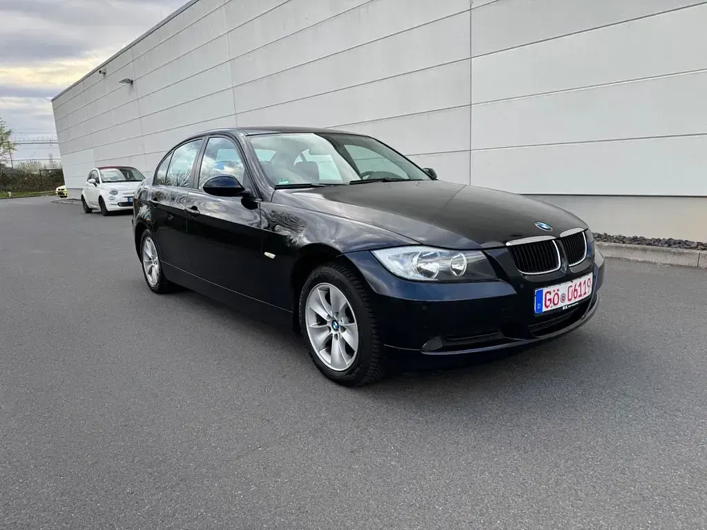Gebraucht BMW 318 143 PS (105 kW) 2008 Schwarz Limousine