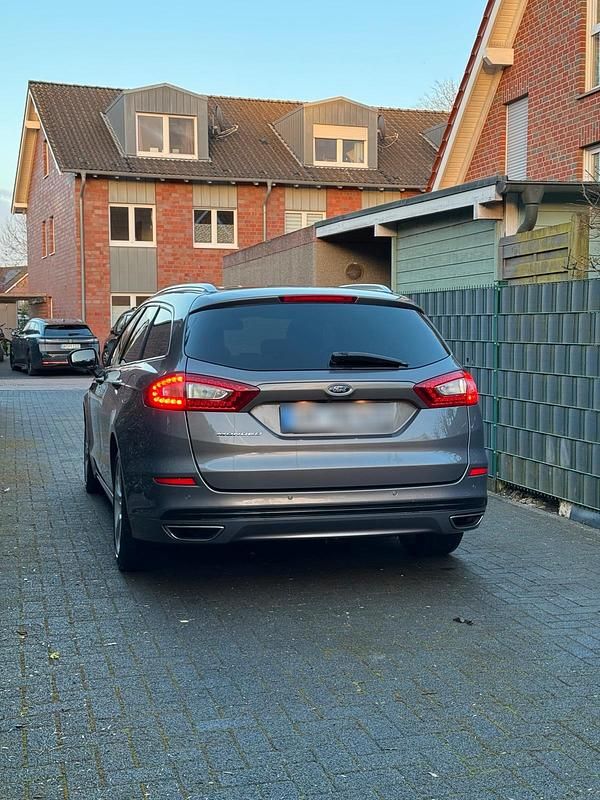 Gebraucht Ford Mondeo Titanium 180 PS (132 kW) 2015 Braun Kombi