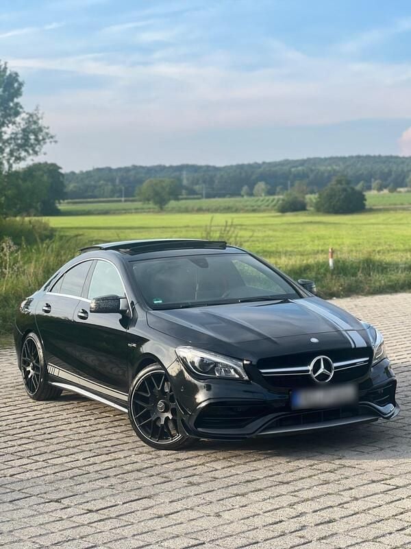 Schwarz Gebraucht 2017 Mercedes CLA45 AMG AMG Limousine | 31.200 € (Guter Preis) - Bild 1/4
