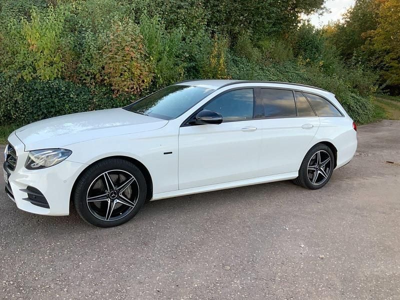 Weiß Gebraucht 2019 Mercedes E300 Kombi | 25.000 € (Guter Preis) - Bild 1/4
