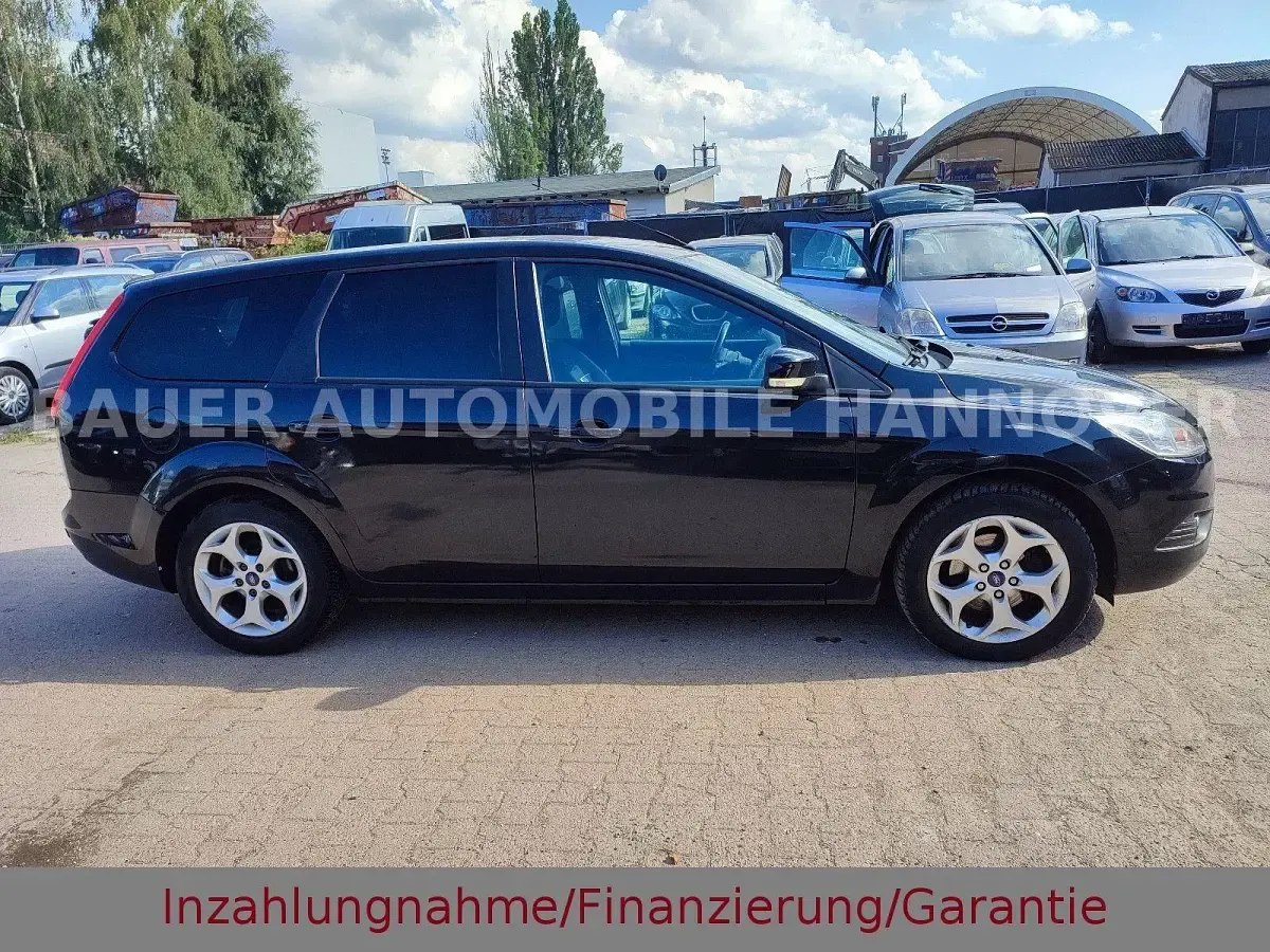 Gebraucht Ford Focus Viva 109 PS (80 kW) 2010 Schwarz Kombi