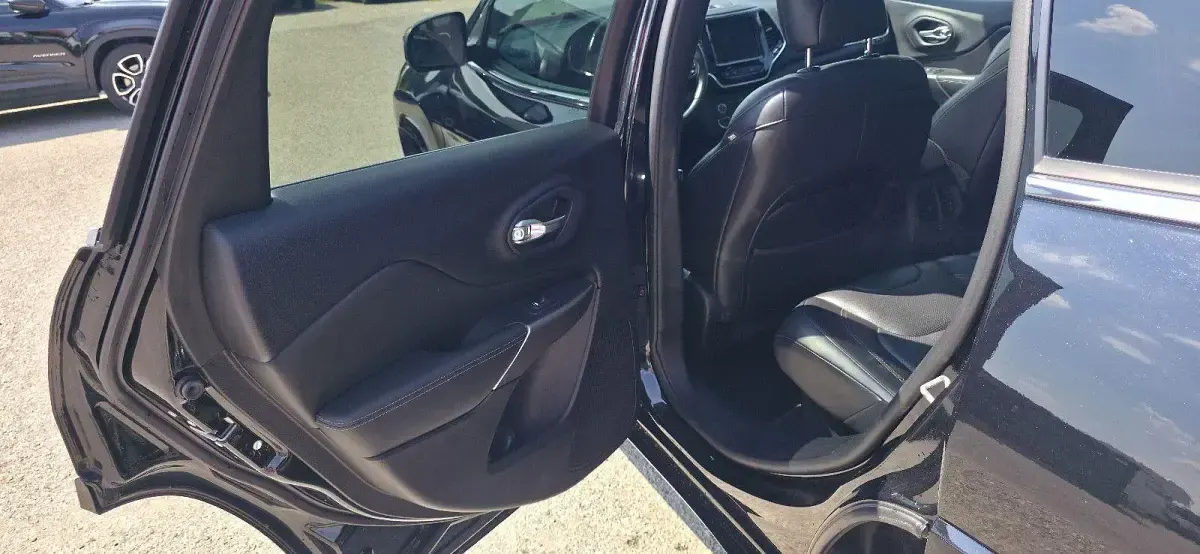 Gebraucht Jeep Cherokee 194 PS (142 kW) 2019 Schwarz SUV