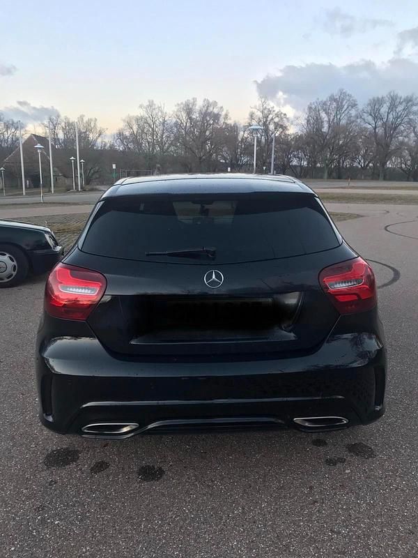 Gebraucht Mercedes A200 Edition 156 PS (114 kW) 2017 Schwarz Limousine