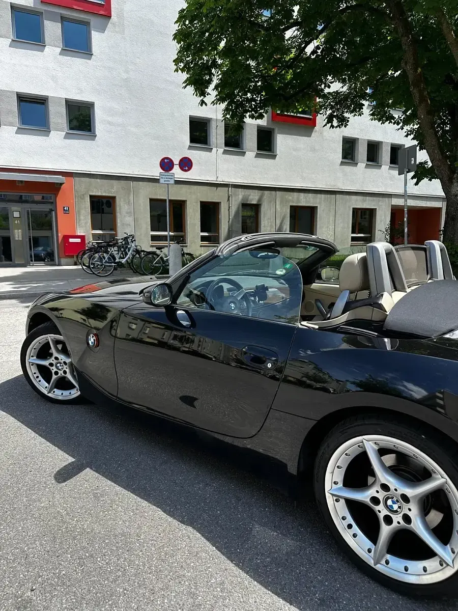 Gebraucht BMW Z4 170 PS (125 kW) 2004 Schwarz Cabrio