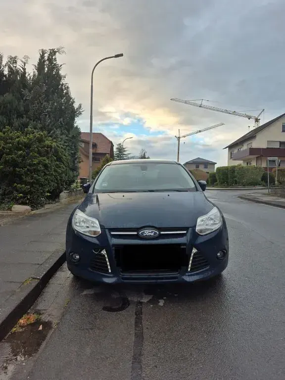 Gebraucht Ford Focus 125 PS (91 kW) 2013 Blau Limousine