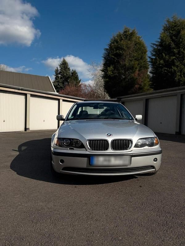 Gebraucht BMW 318 143 PS (105 kW) 2002 Silber Limousine