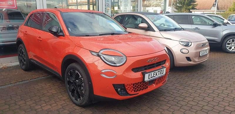 Gebraucht Fiat 600E La Prima 114 kW (156 PS) 2024 Orange Limousine