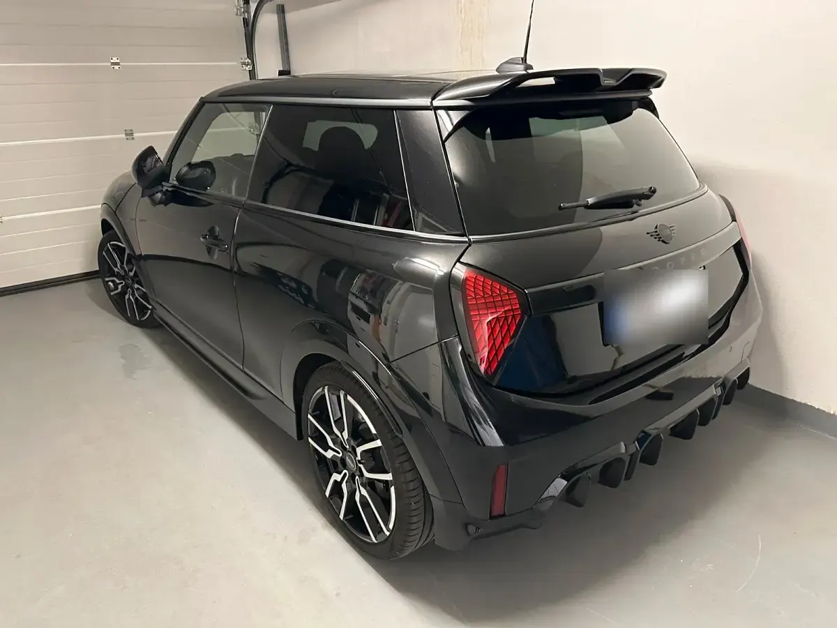 Gebraucht Mini Cooper 114 kW (156 PS) 2025 Schwarz Kleinwagen