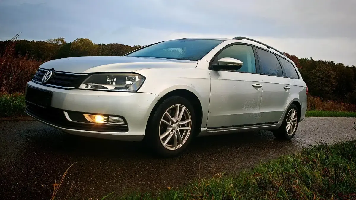 Gebraucht VW Passat 105 PS (77 kW) 2014 Silber Limousine