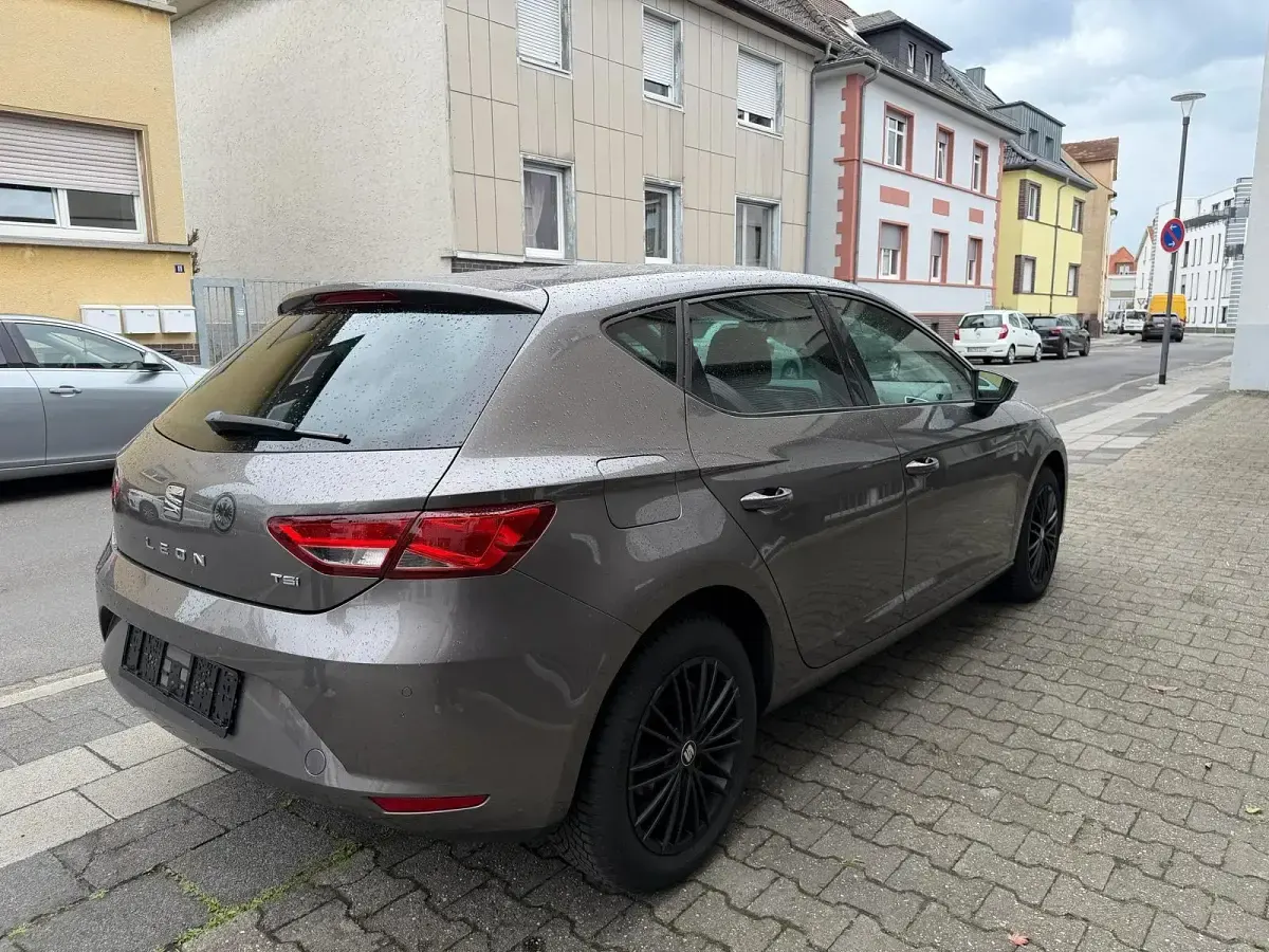 Gebraucht Seat Leon Style 110 PS (80 kW) 2015 Grau Kleinwagen