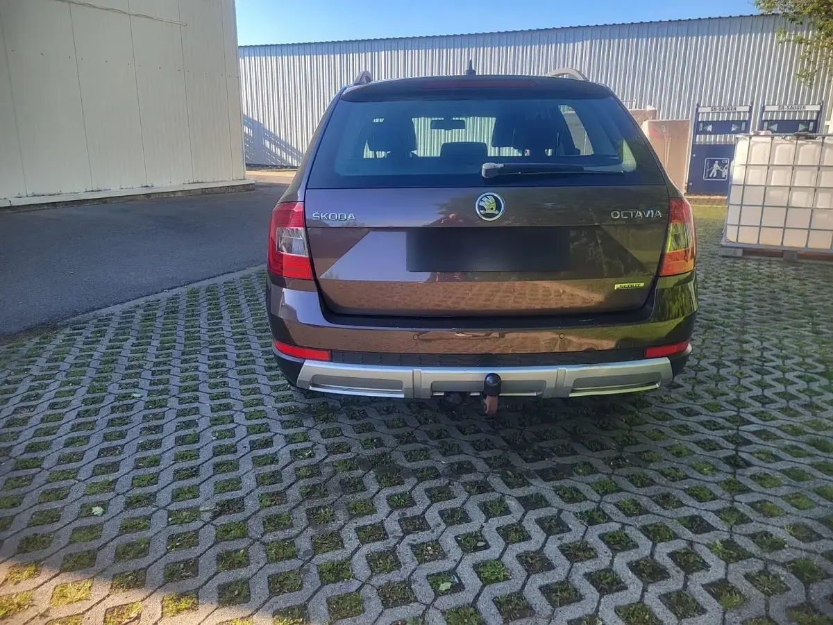 Gebraucht Skoda Octavia 184 PS (135 kW) 2015 Braun Kombi