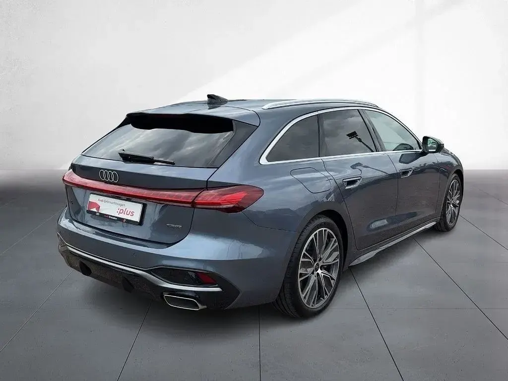 Gebraucht Audi A5 S-Line 299 PS (219 kW) 2025 Horizontblau metallic Kombi