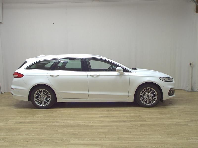 Weiss Gebraucht 2020 Ford Mondeo Titanium Kombi | 11.490 € (Guter Preis) - Bild 1/4