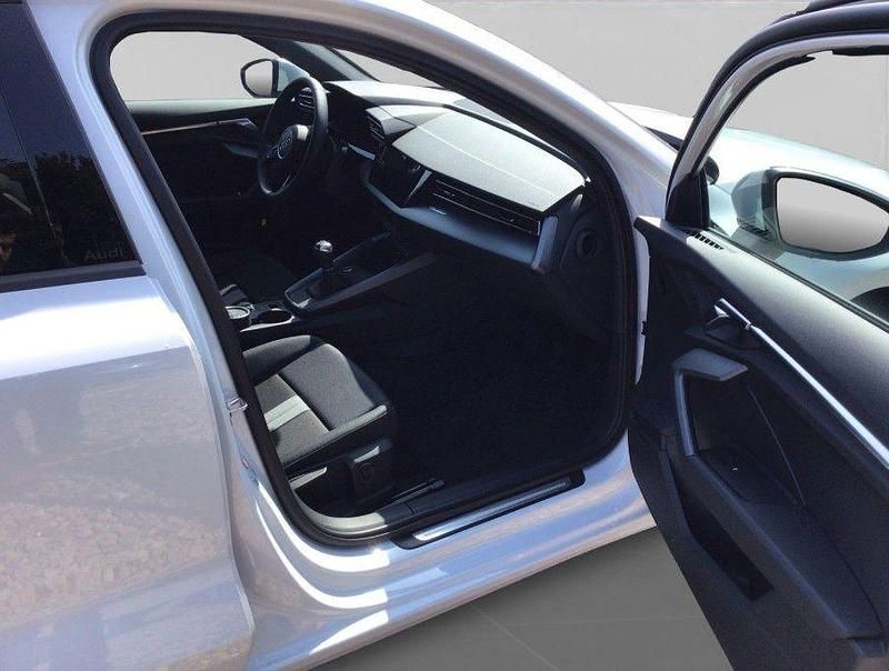 Neu Audi A3 116 PS (85 kW) 2026 Weiß Limousine