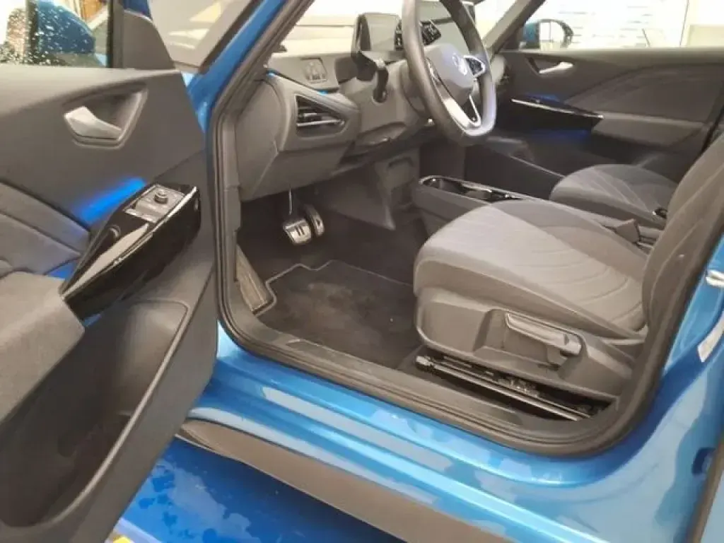 Gebraucht VW ID.3 Pro 150 kW (204 PS) 2024 Costa azul metallic (metallic) Kleinwagen