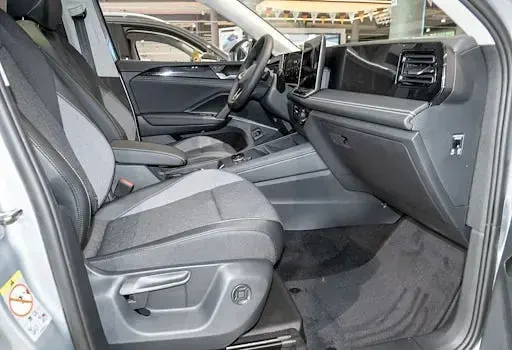 Neu VW Tiguan 150 PS (110 kW) 2026 Silber SUV