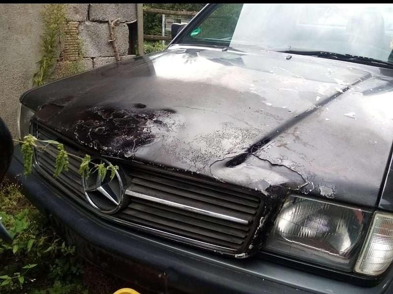 Schwarz Gebraucht 1989 Mercedes 190 Limousine | 2.000 € - Bild 1/3