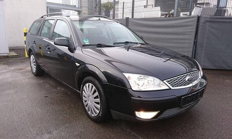 Gebraucht Ford Mondeo Ambiente 125 PS (91 kW) 2006 Schwarz Kombi