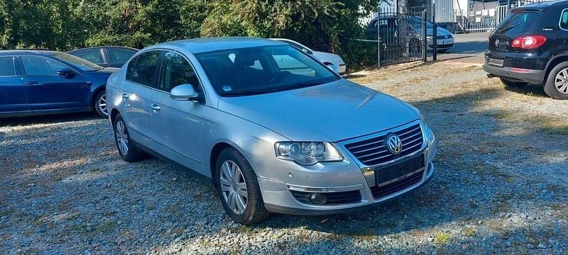 Silber Gebraucht 2009 VW Passat Highline Limousine | 2.600 € (Guter Preis) - Bild 1/4