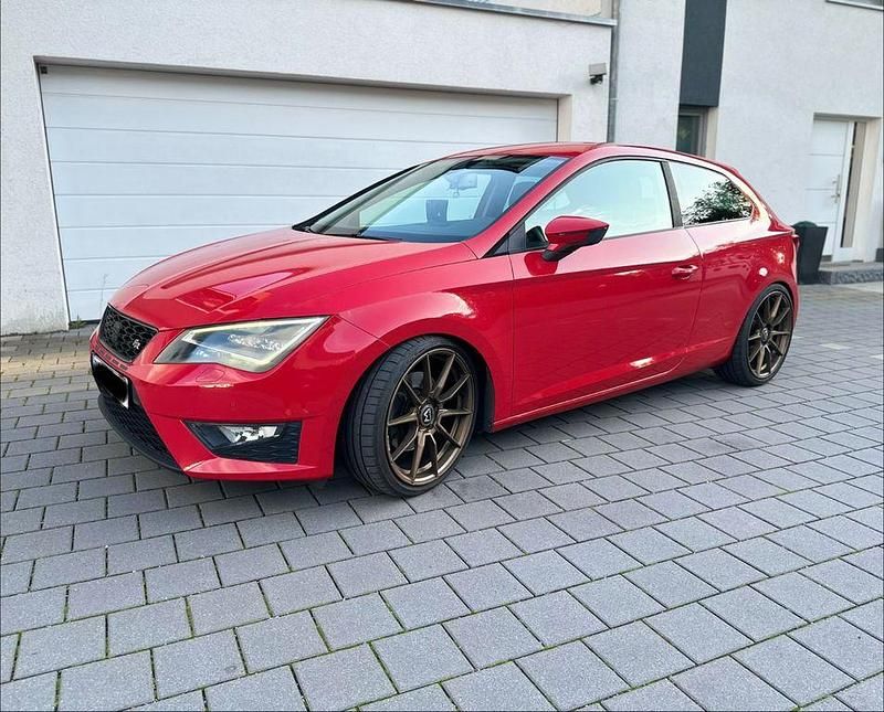 Rot Gebraucht 2013 Seat Leon SC FR Kleinwagen | 12.500 € (Etwas zu teuer) - Bild 1/4
