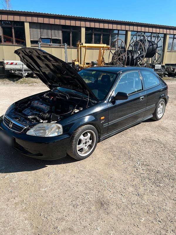 Usata Honda Civic 200 CV (147 kW) 2000 Nero Utilitaria