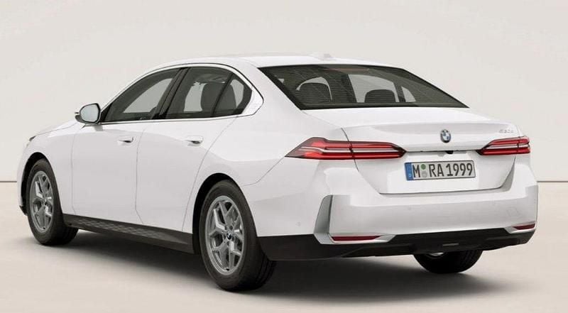 Neu BMW 520 Sport Line 197 PS (144 kW) 2026 Alpinweiß uni Limousine