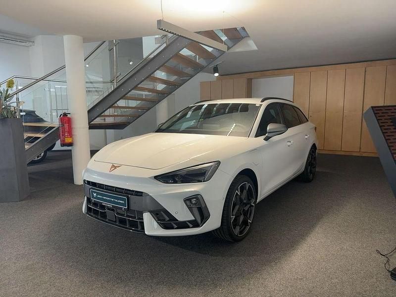 Weiß Neu 2025 Cupra Leon VZ Limousine | 45.990 € (Fairer Preis) - Bild 1/4