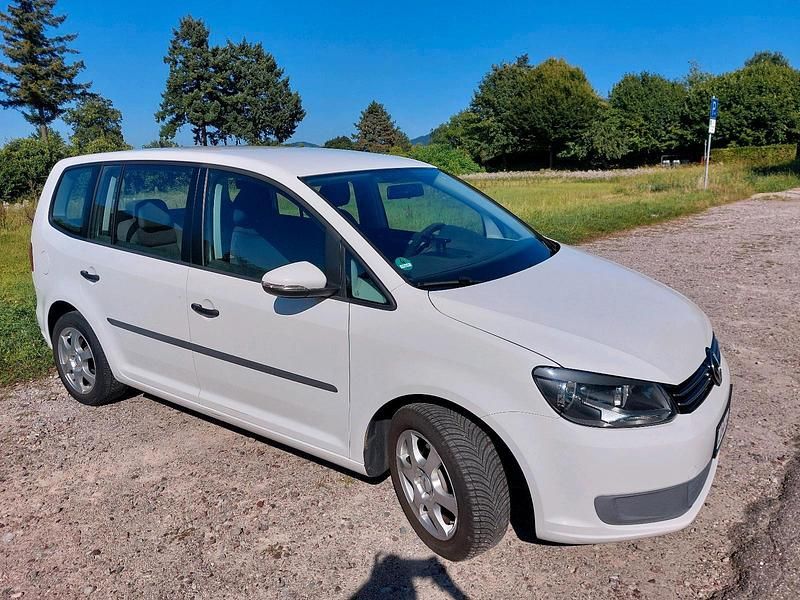Weiß Gebraucht 2011 VW Touran Van / Kleinbus | 4.655 € (Superpreis) - Bild 1/4