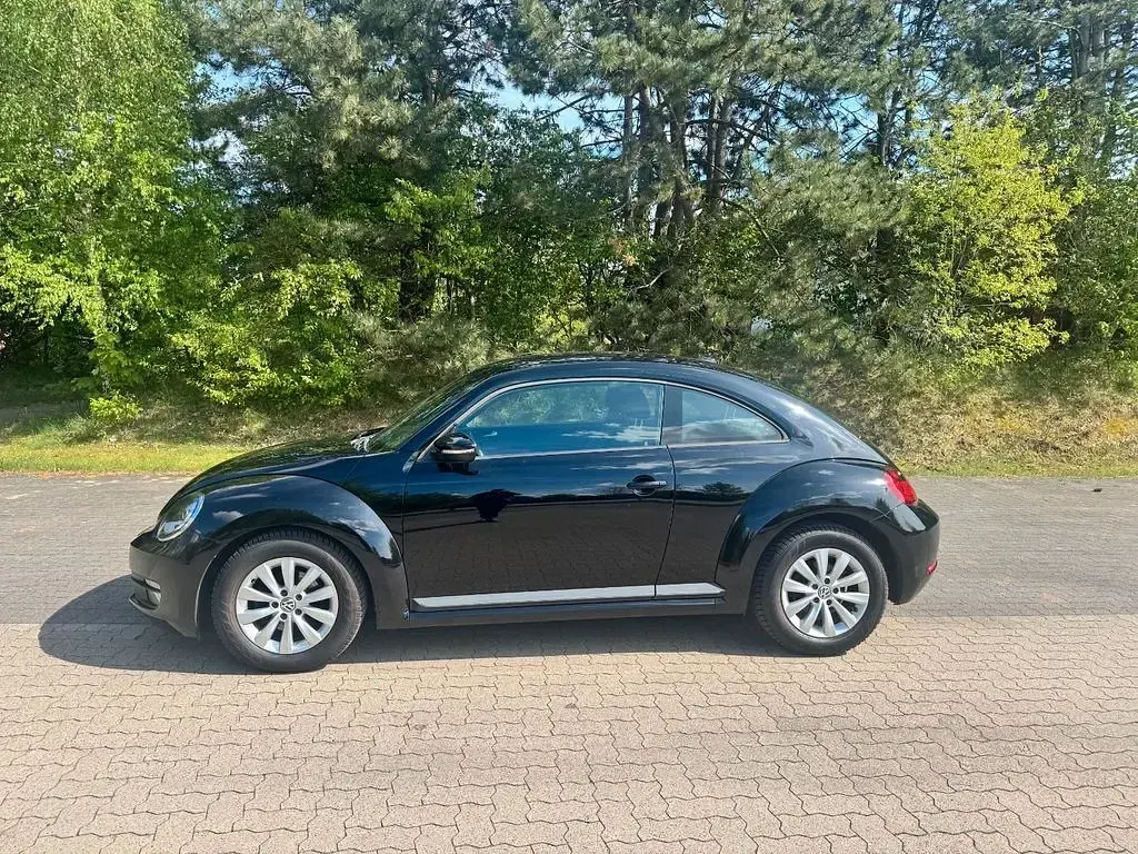 Gebraucht VW Beetle Basis 105 PS (77 kW) 2013 Schwarz Kleinwagen